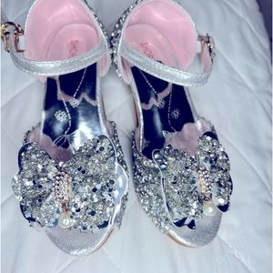 Kids silver dress shoes new without 🏷